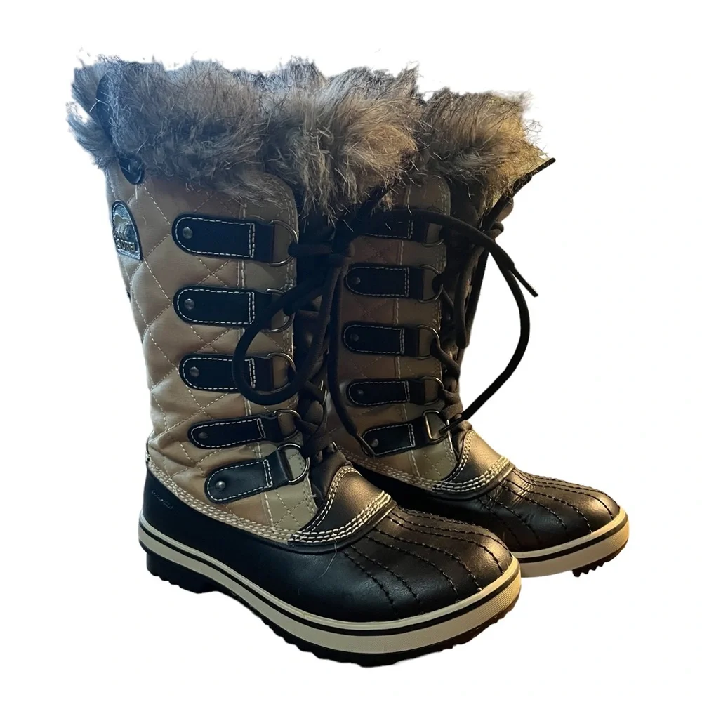 Sorel “Joan of the Arctic” tall winter boots. Size 6